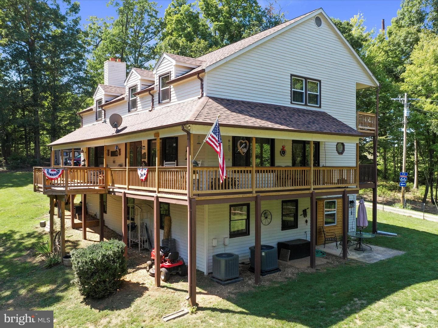 2741 Happy Creek Road photo 3