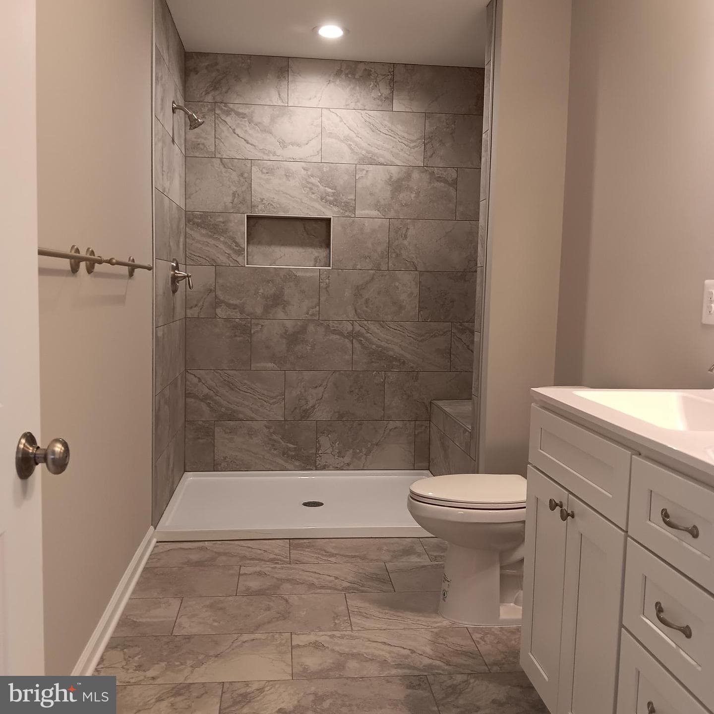 125 Apple Way photo 22
