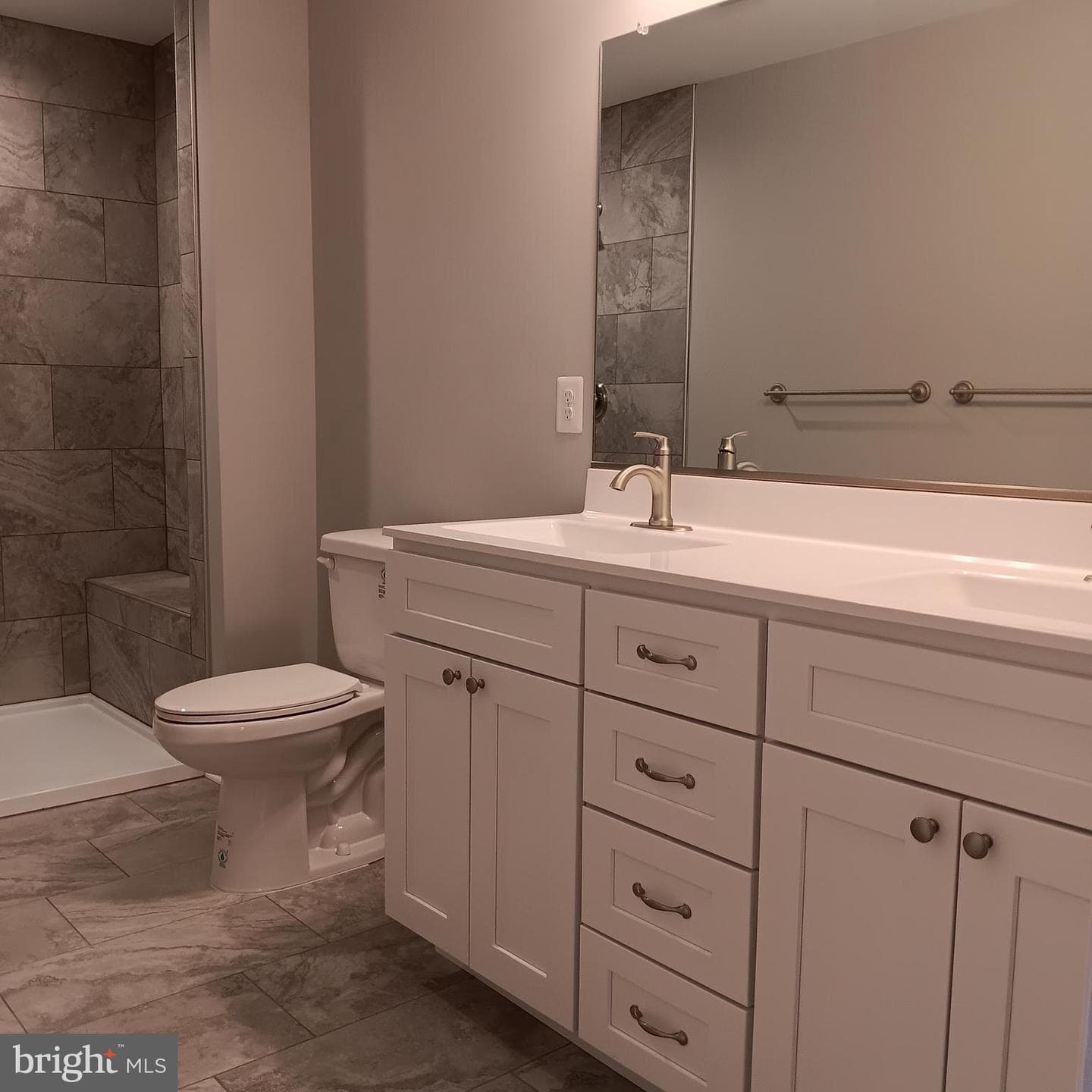 125 Apple Way photo 24