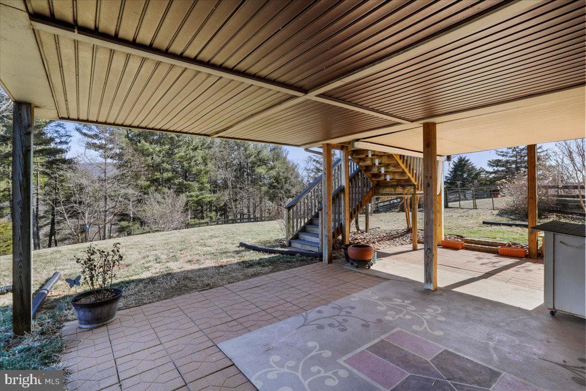 240 Cavalli Court photo 36