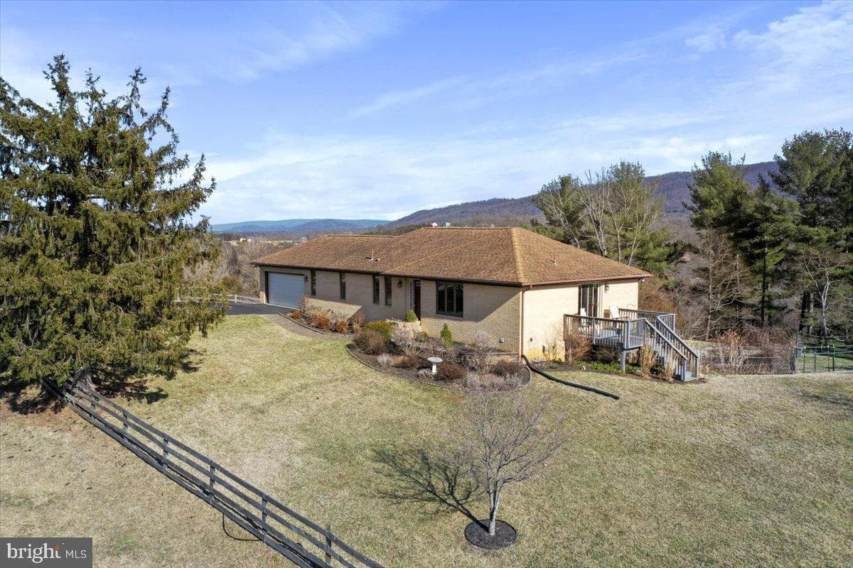 240 Cavalli Court photo 5