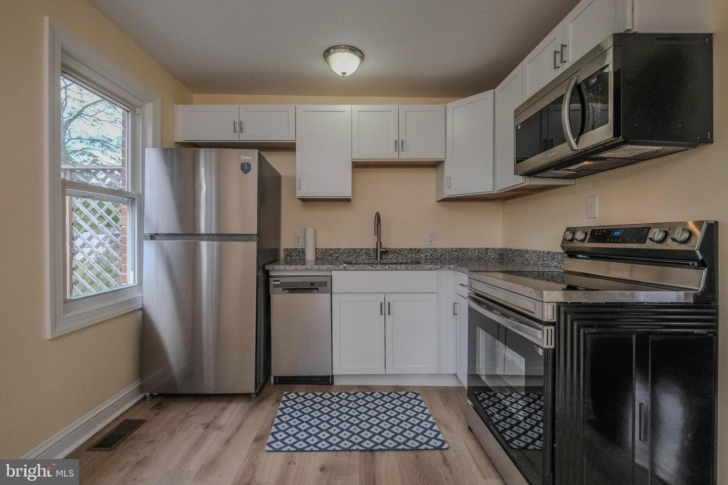 132 W 12th Street photo 4