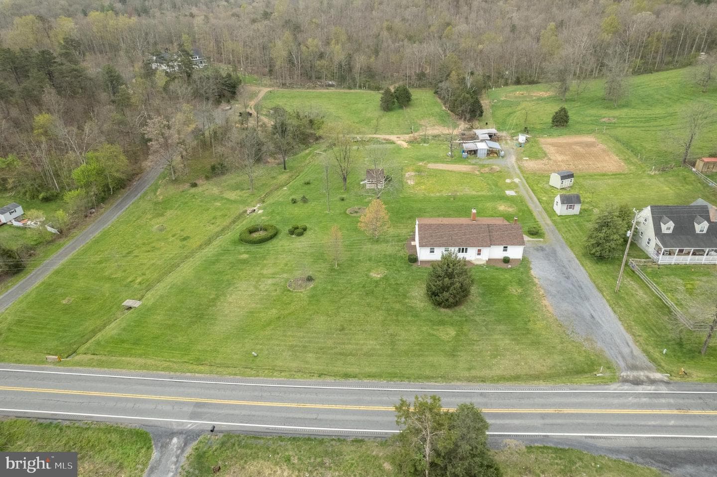 6233 Strasburg Road photo 5