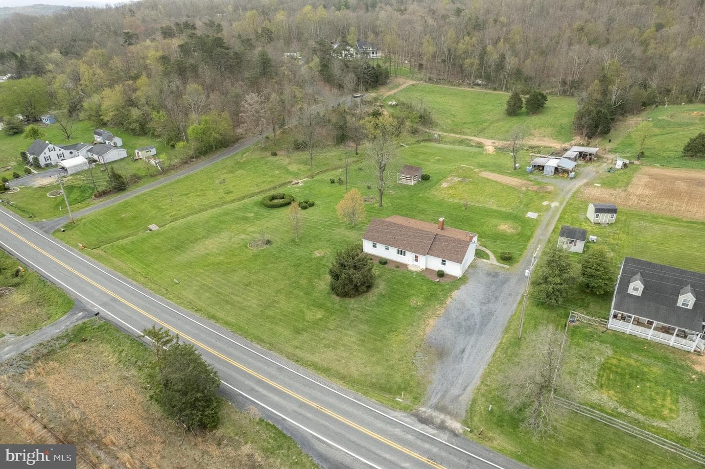 6233 Strasburg Road photo 6
