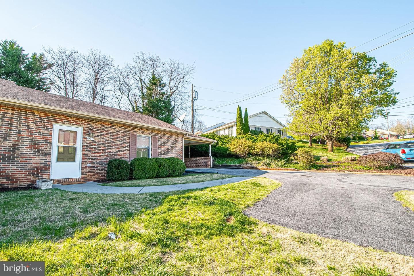 607 Mount View Street photo 4