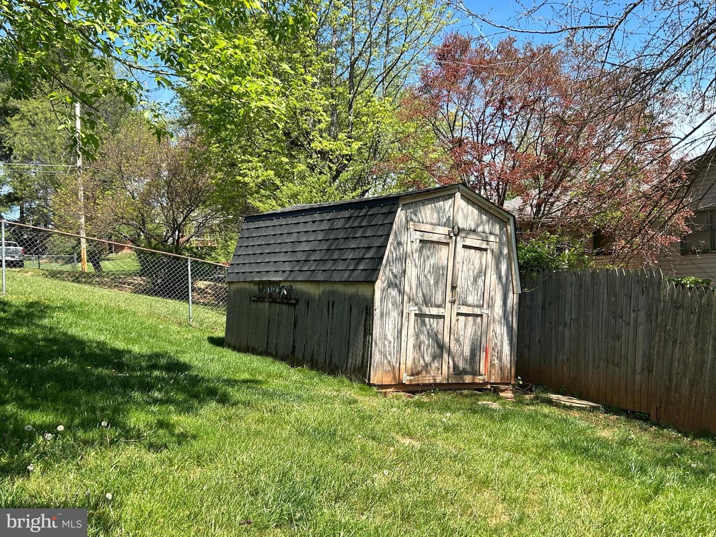 1043 Wine Street photo 12