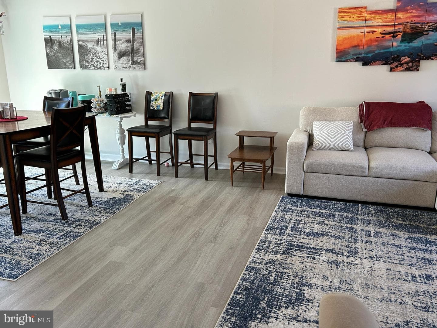 1043 Wine Street photo 20
