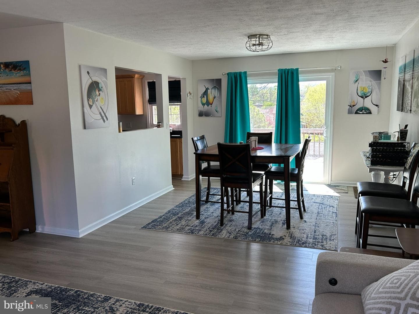 1043 Wine Street photo 24