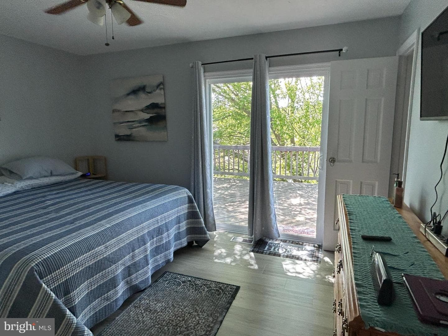 1043 Wine Street photo 36