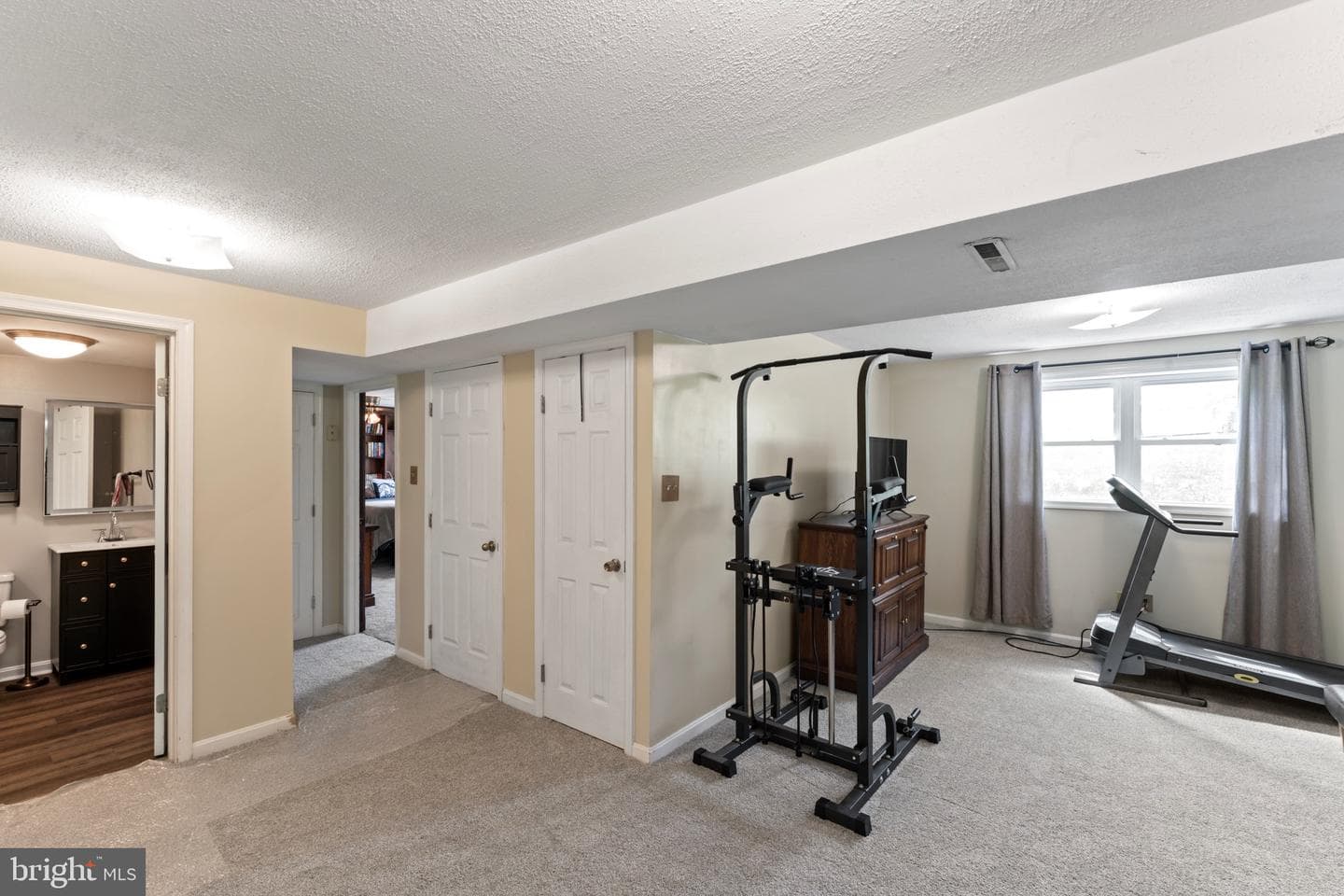 1335 Baron Place photo 24