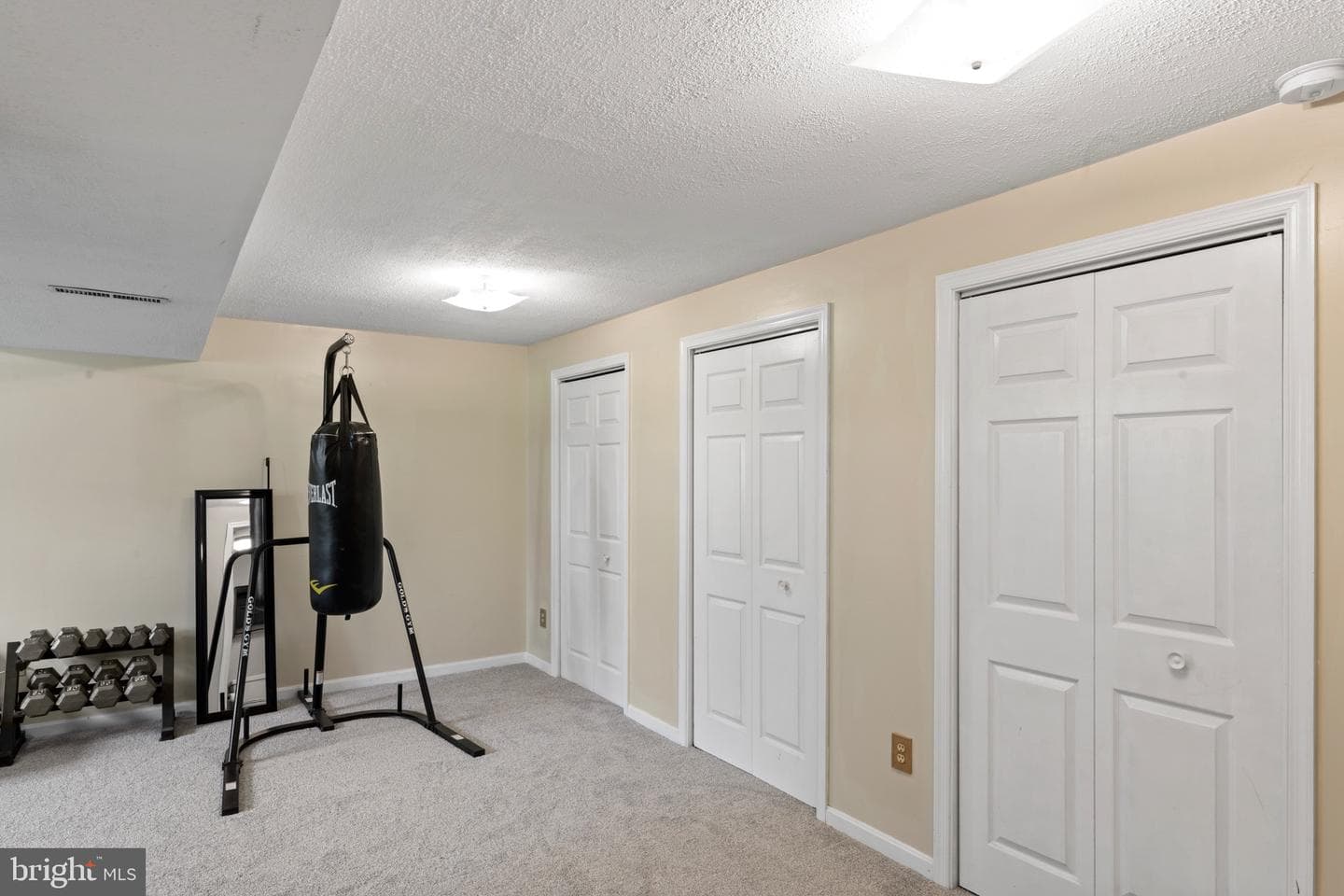 1335 Baron Place photo 27