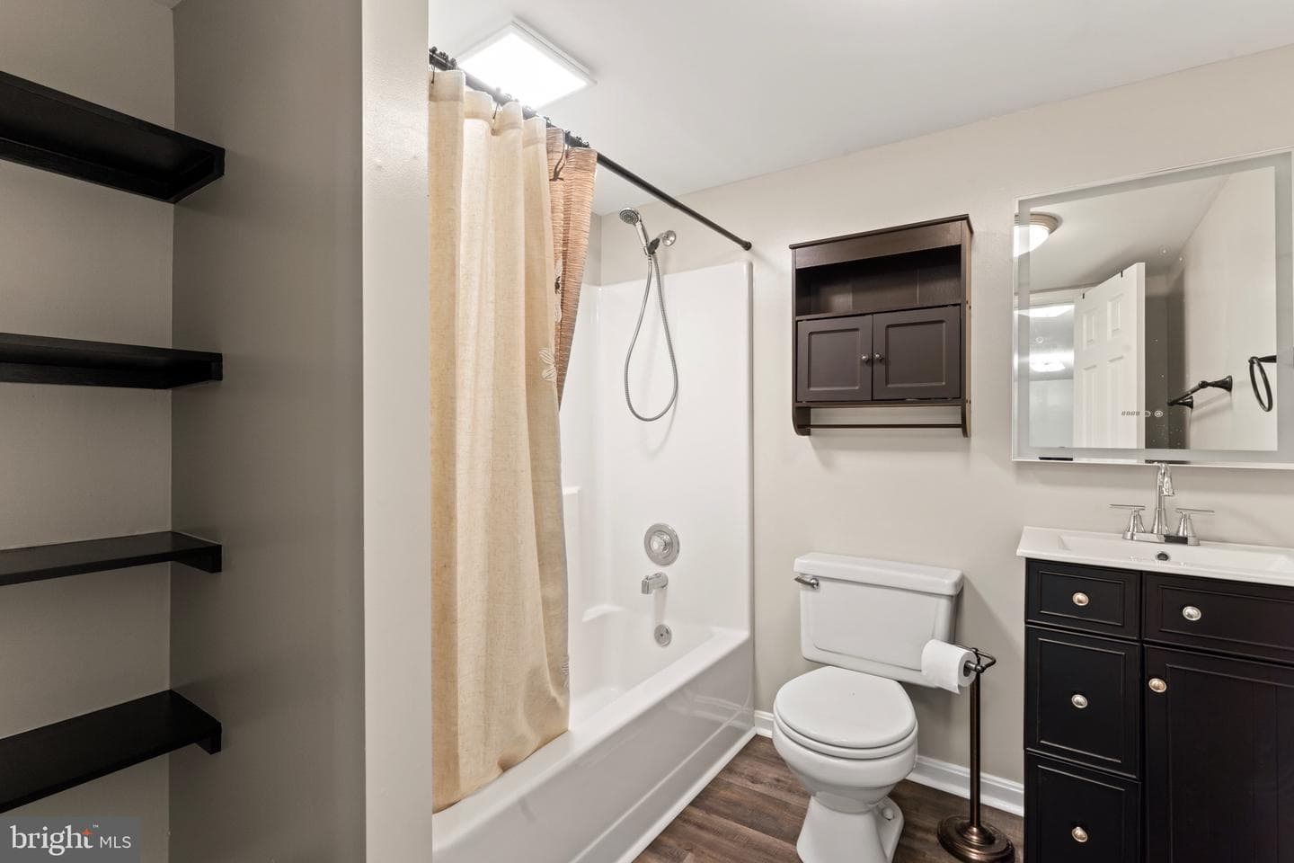 1335 Baron Place photo 28