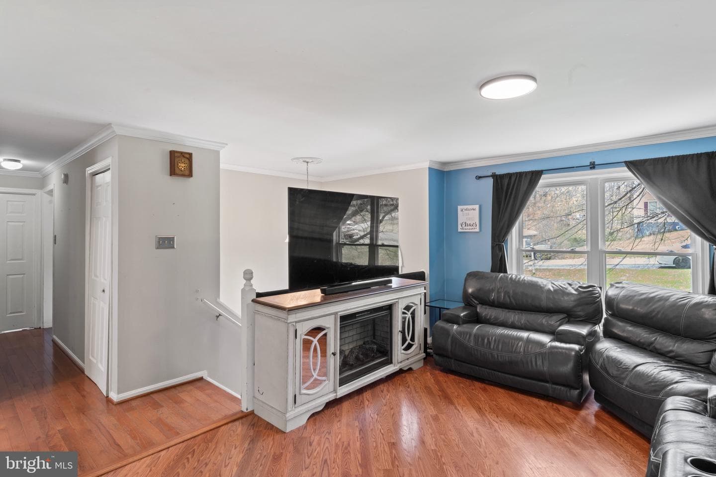 1335 Baron Place photo 3