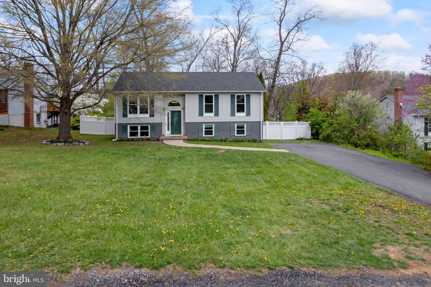 1335 Baron Place photo 34