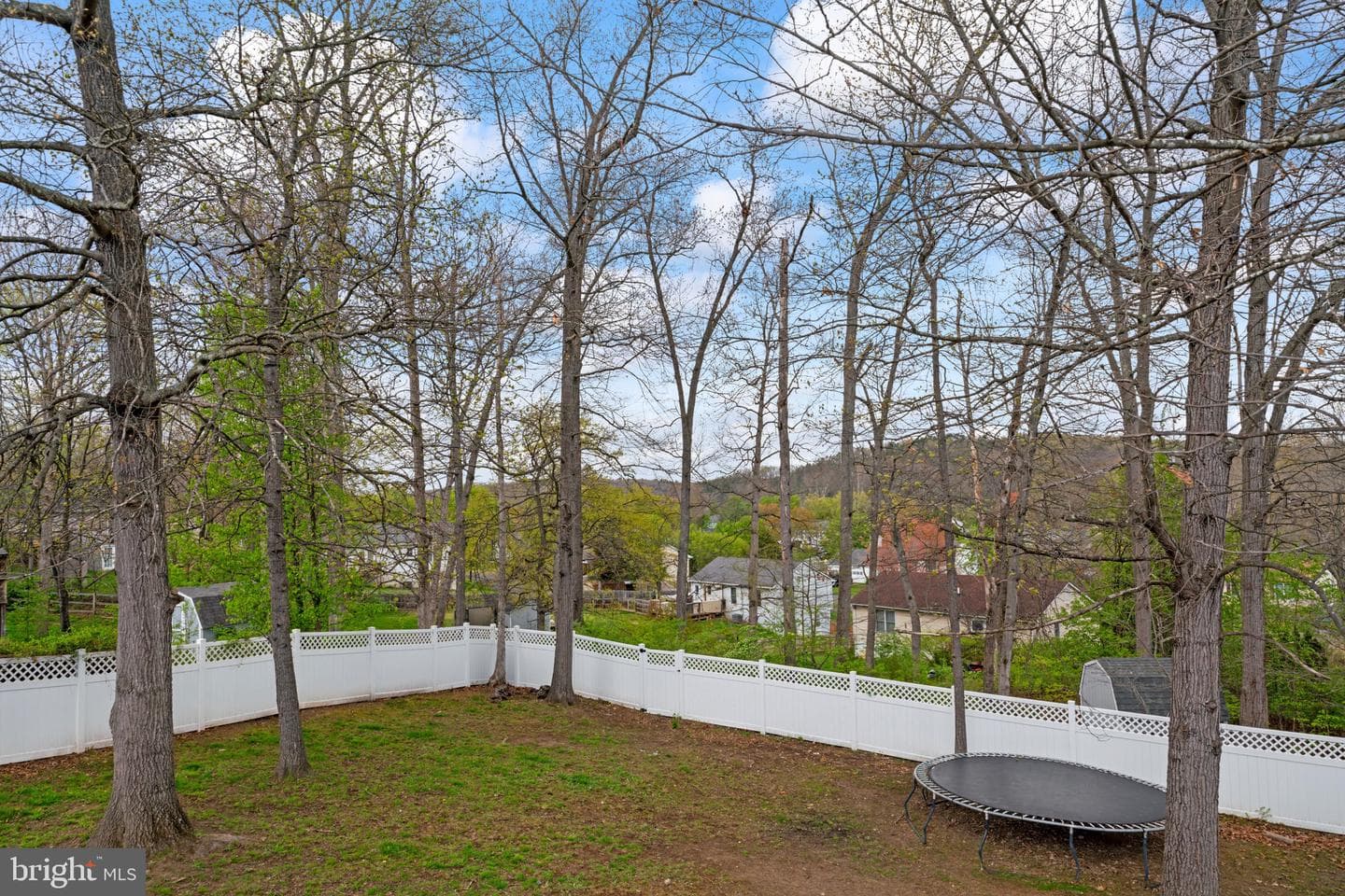 1335 Baron Place photo 44
