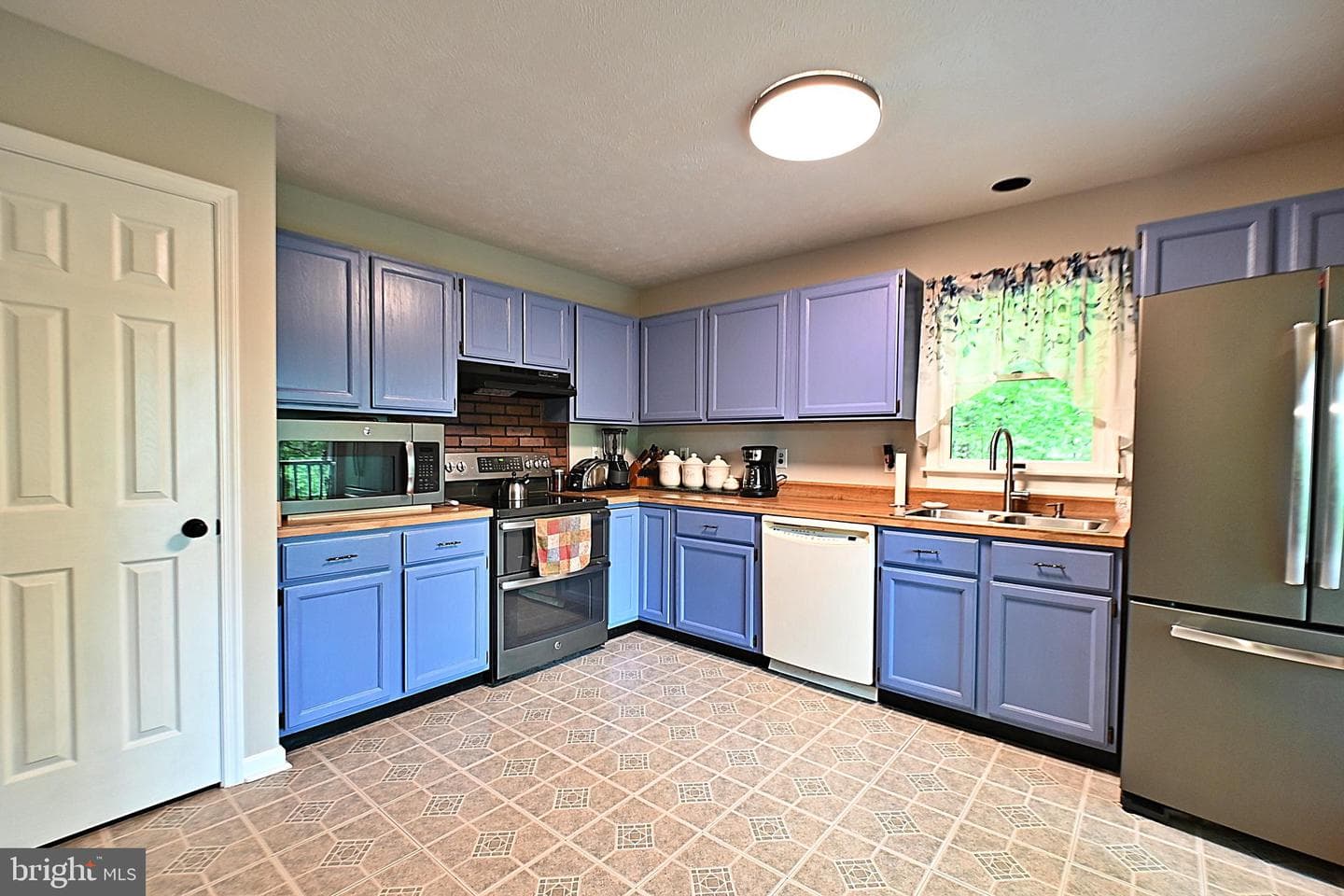 359 Old Linden Road photo 16