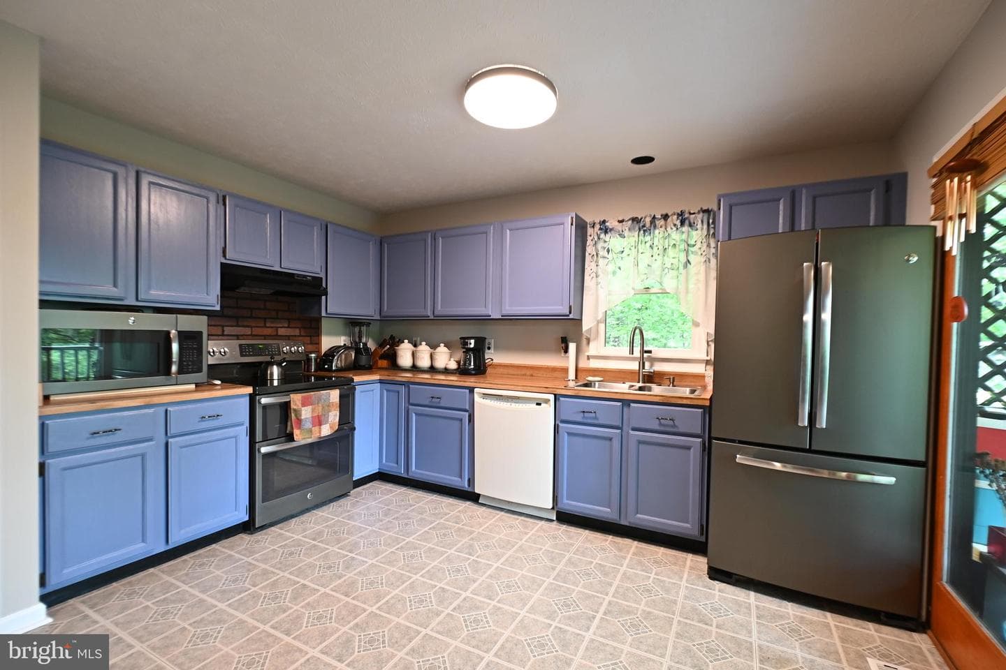 359 Old Linden Road photo 17