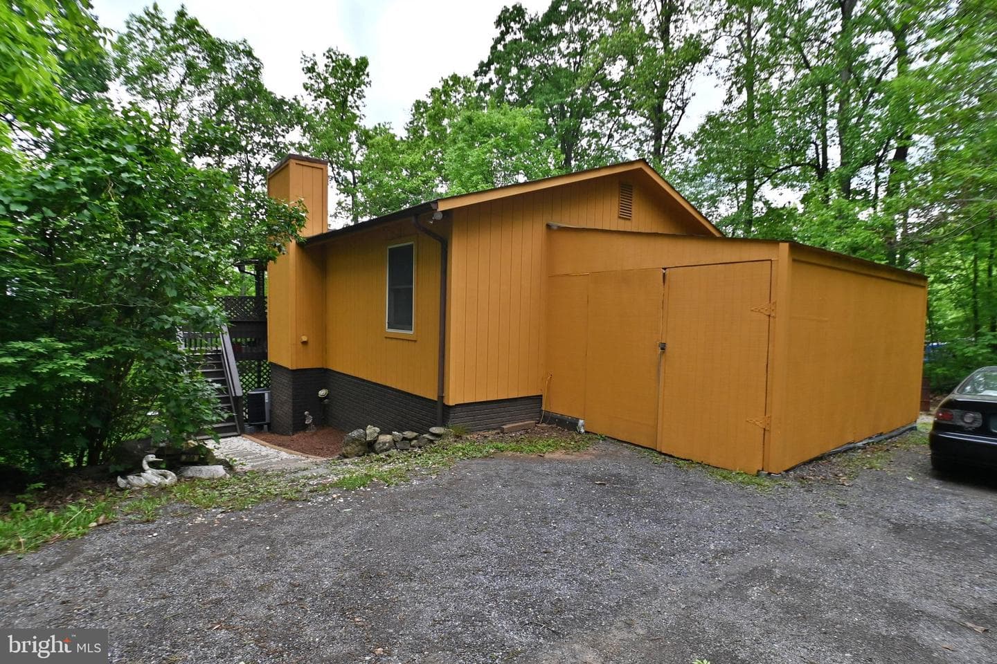 359 Old Linden Road photo 4