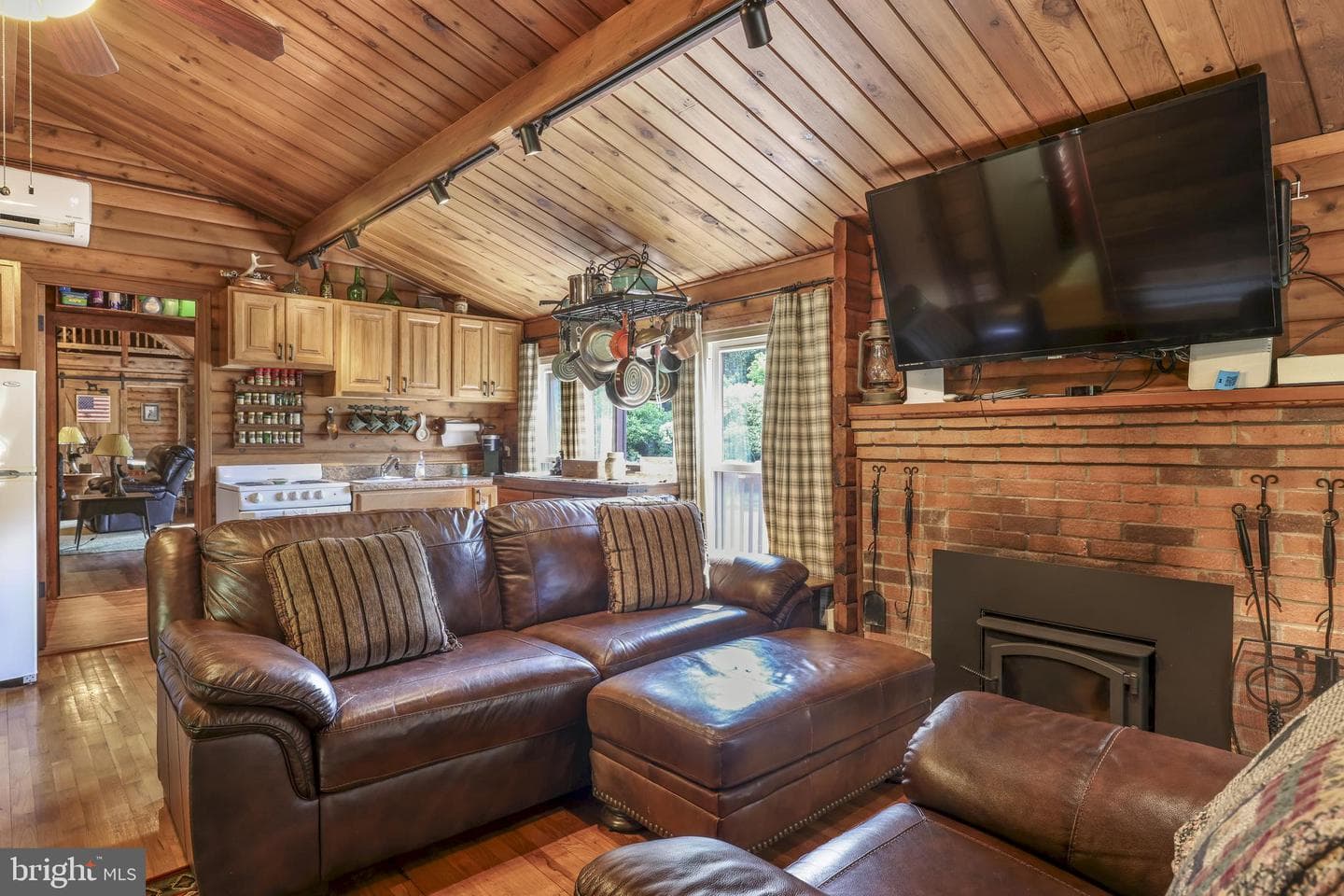 1263 Thompson Hollow Road photo 14