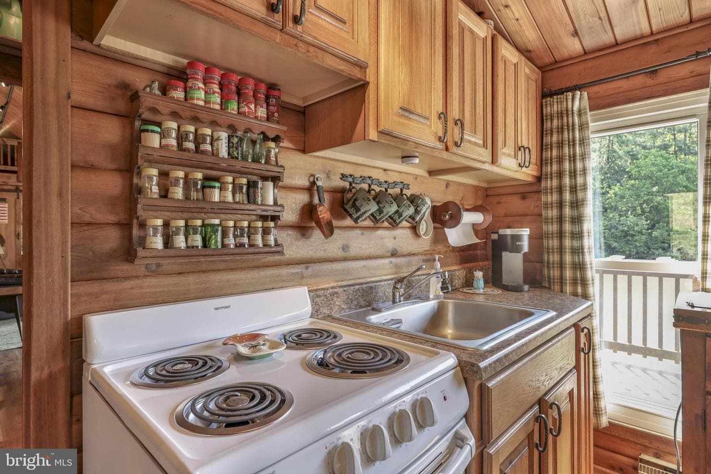 1263 Thompson Hollow Road photo 32