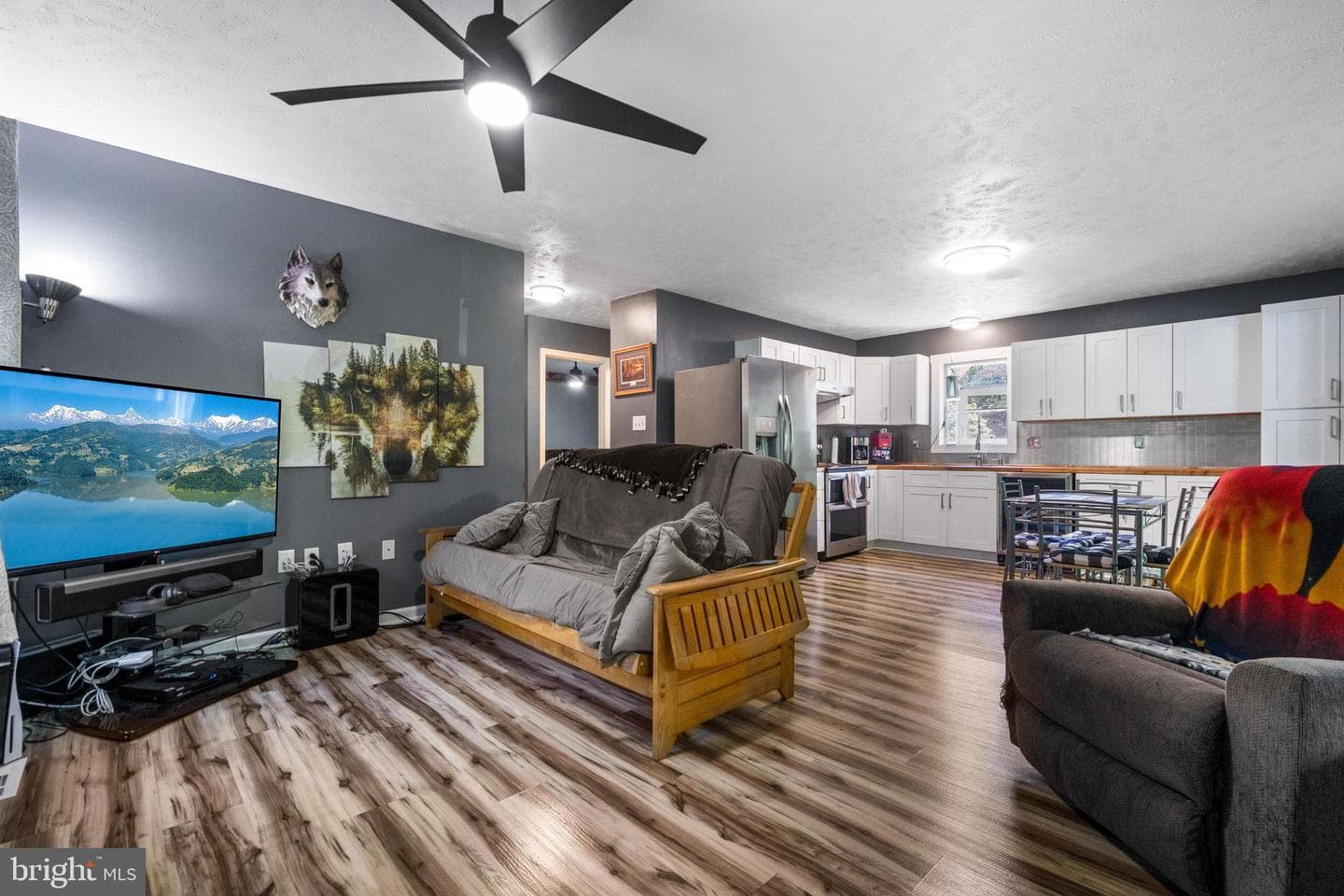262 Blue Valley Road photo 4