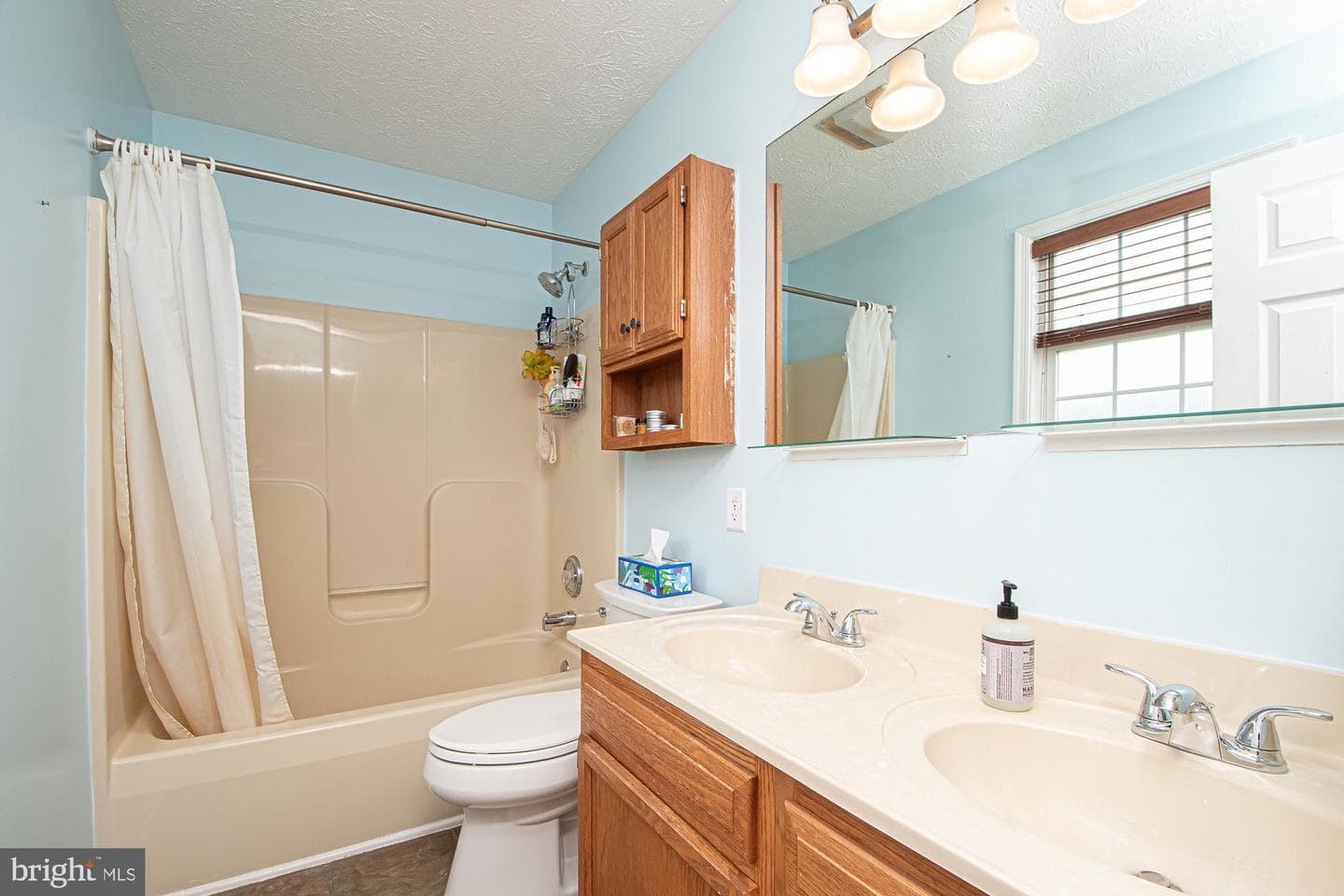 75 Westminster Drive photo 36