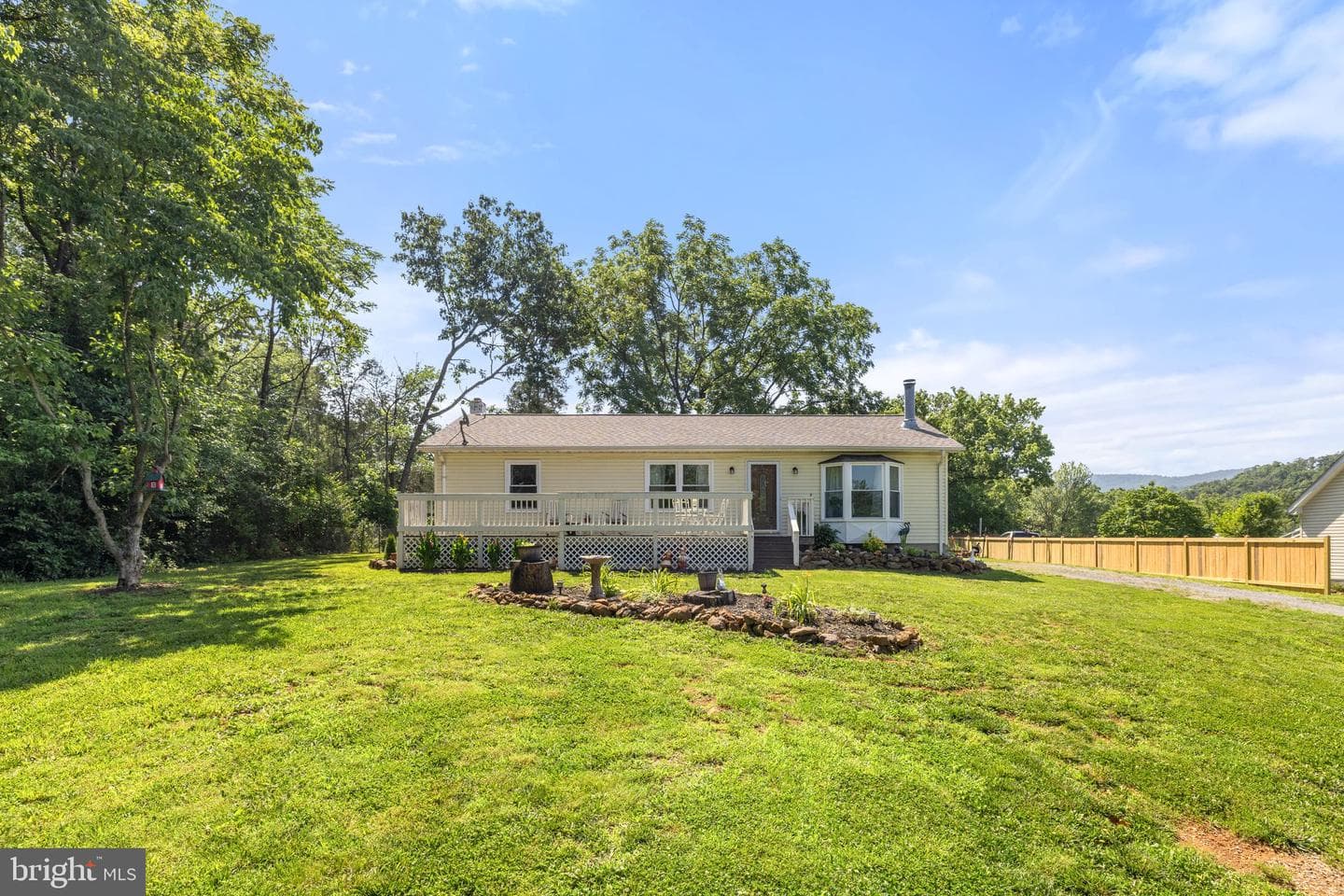 381 Youngs Drive photo 2