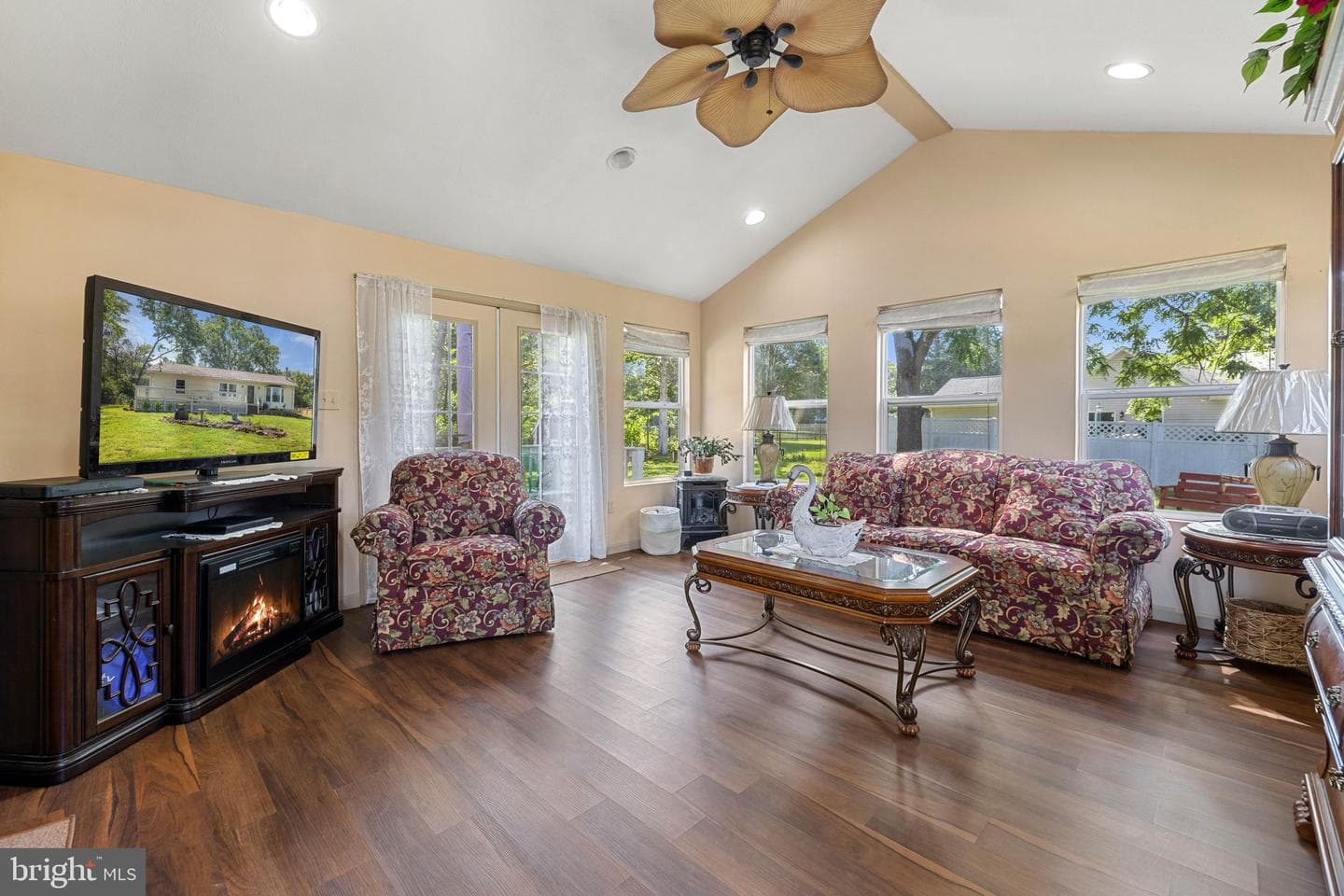 381 Youngs Drive photo 8