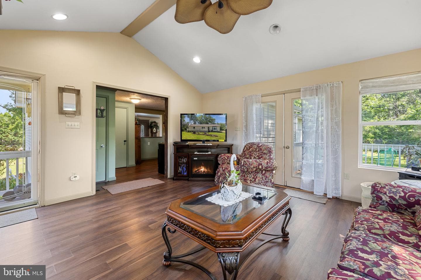 381 Youngs Drive photo 9