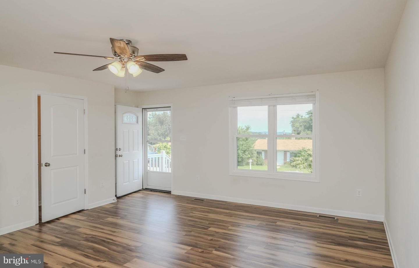 139 Steele Avenue photo 2