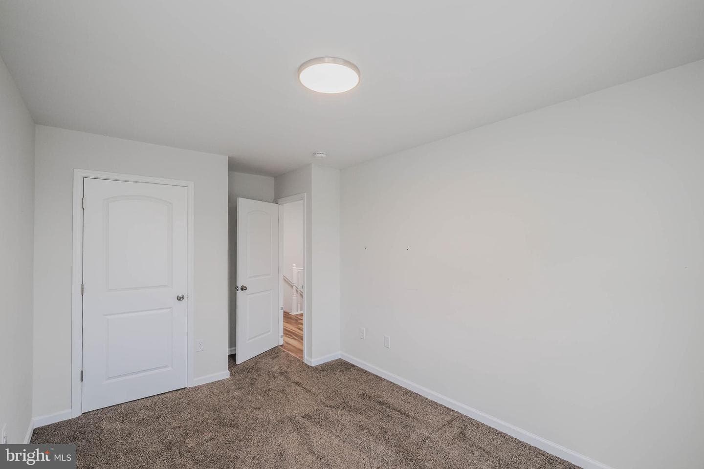 139 Steele Avenue photo 25