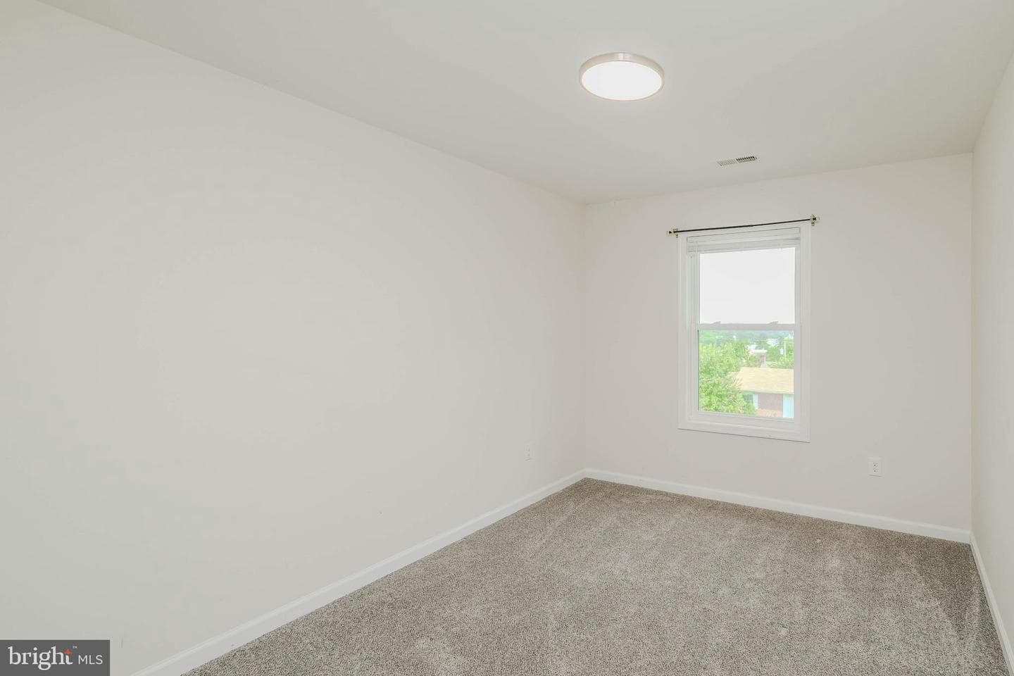 139 Steele Avenue photo 27