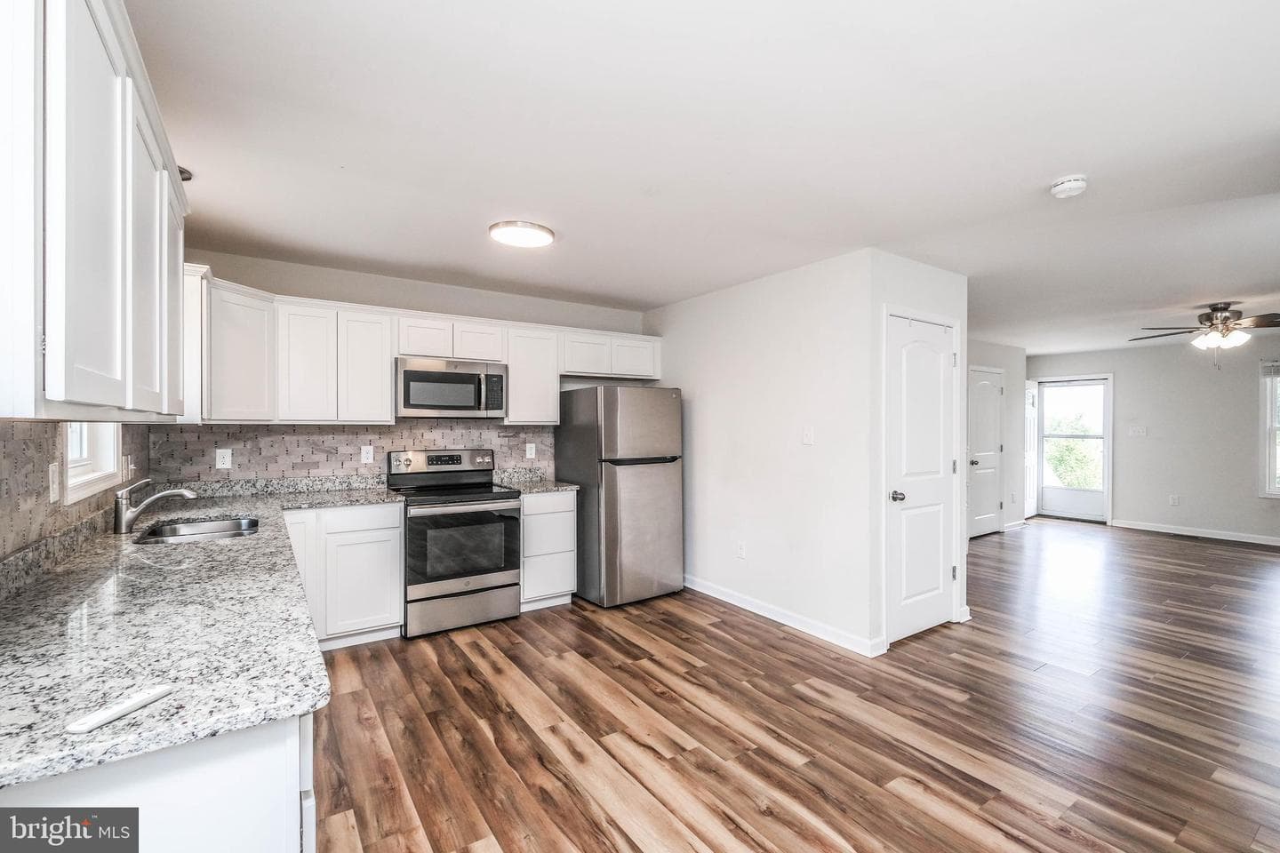 139 Steele Avenue photo 6