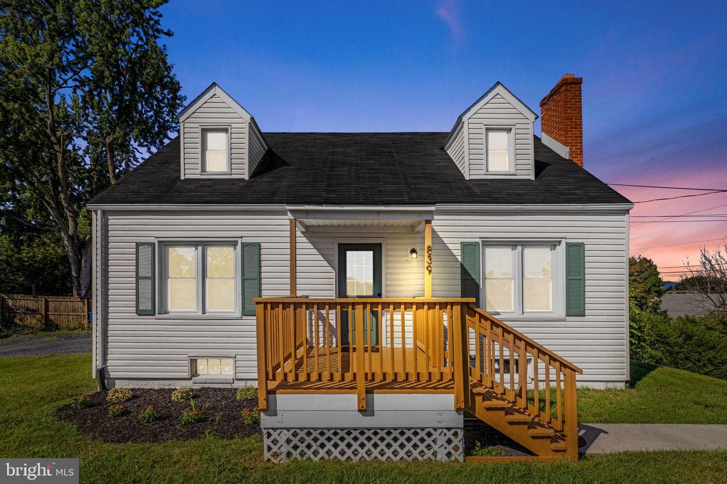 839 William Street photo 2