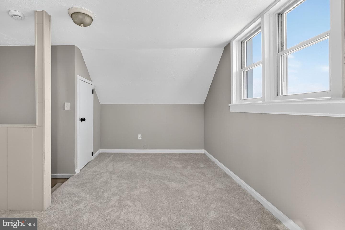 839 William Street photo 20