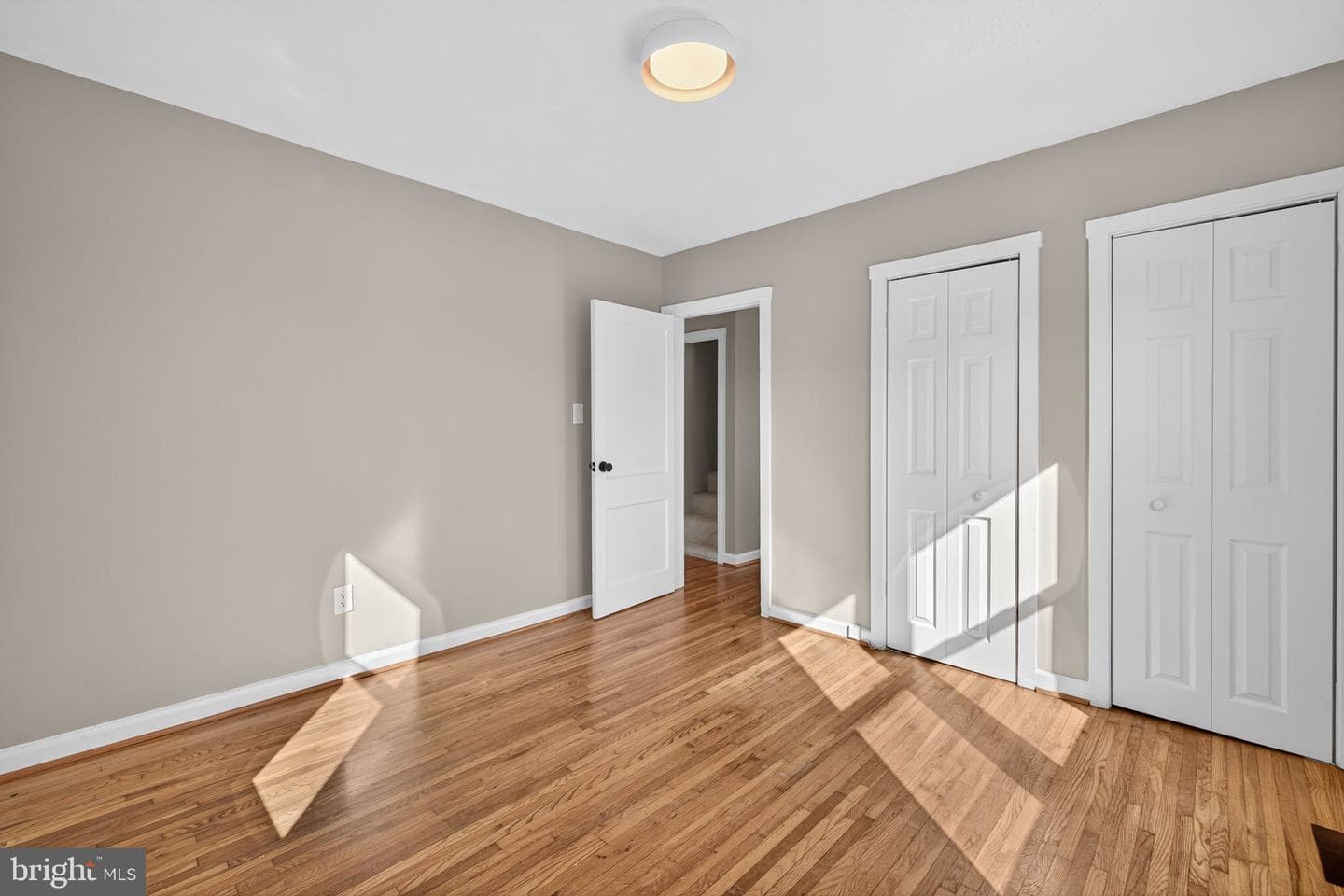 839 William Street photo 30