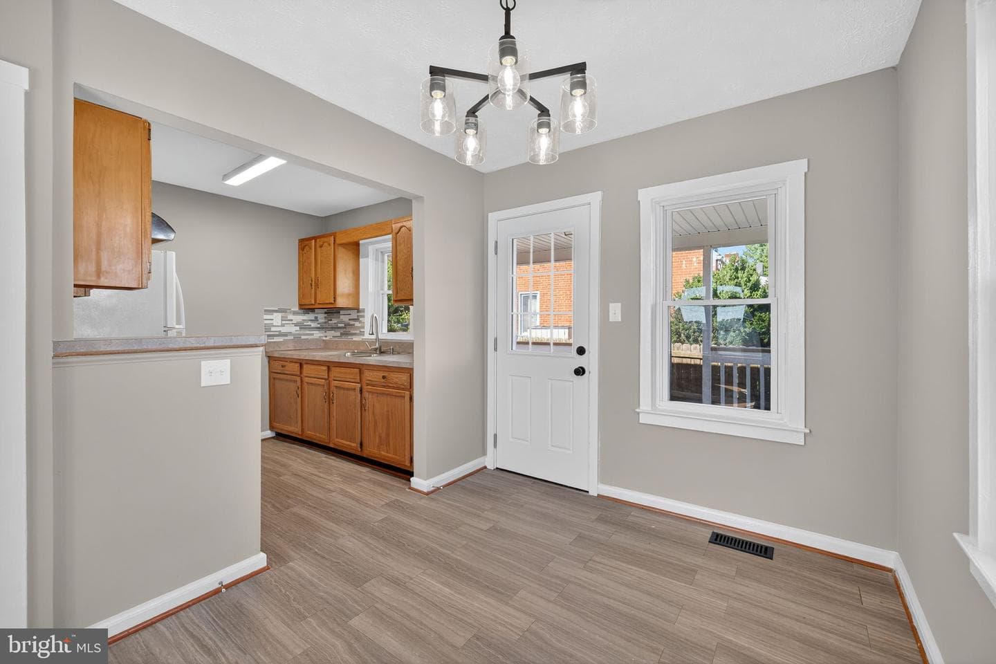 839 William Street photo 38