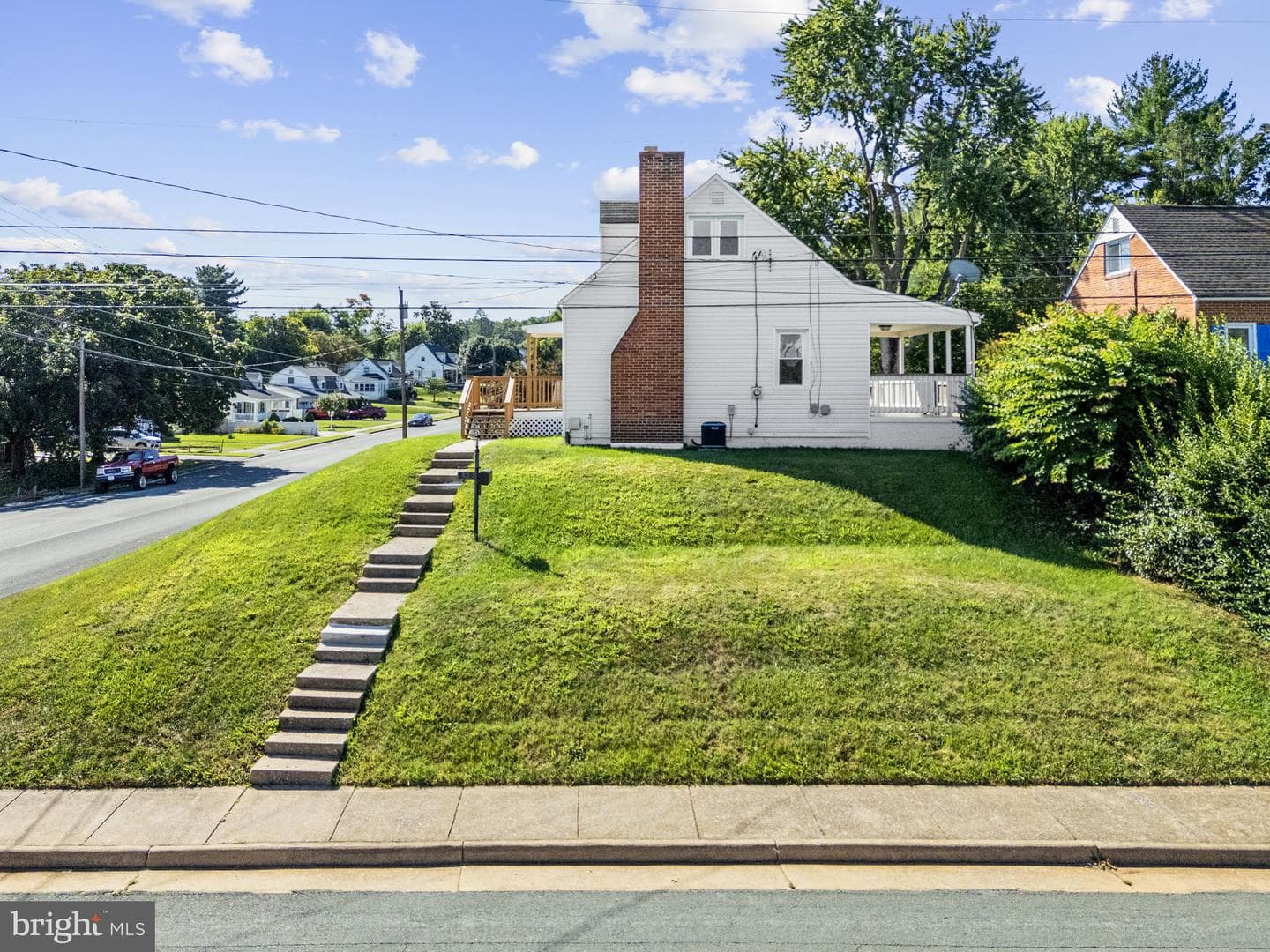 839 William Street photo 4