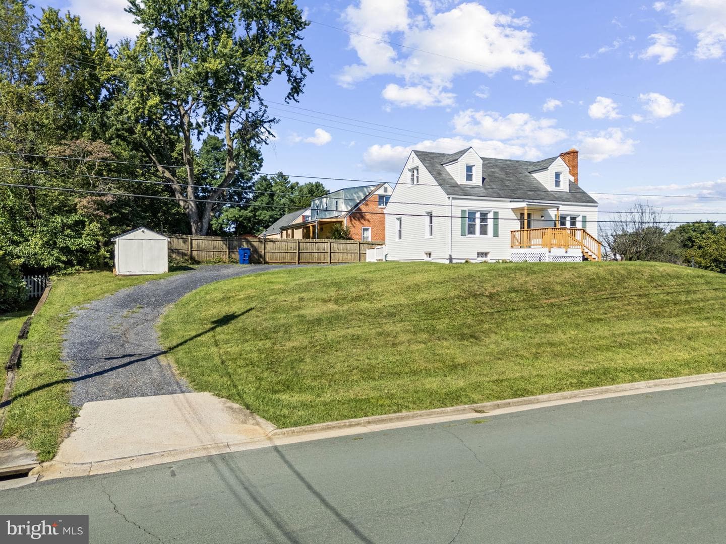 839 William Street photo 5