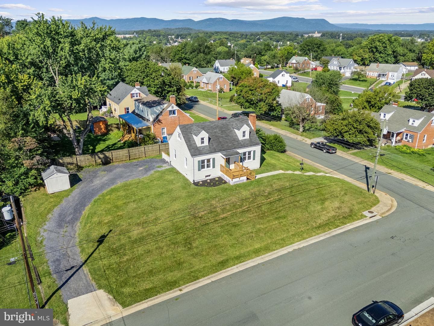 839 William Street photo 6