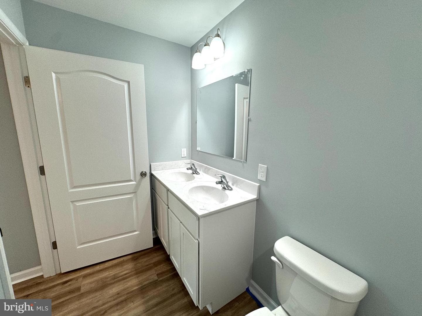 676 Western photo 10