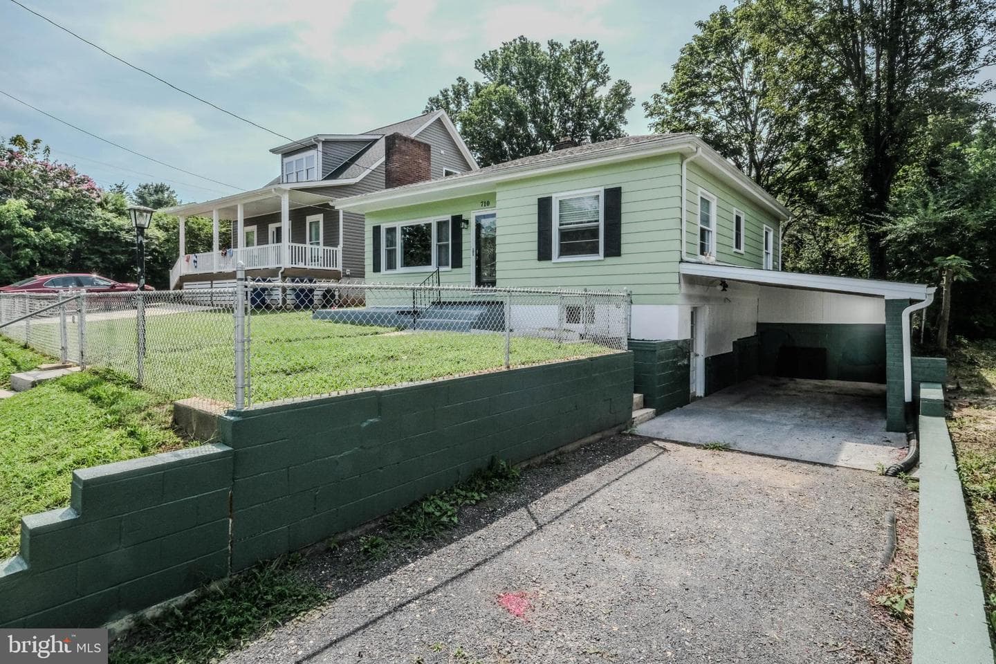 710 River Drive photo 2