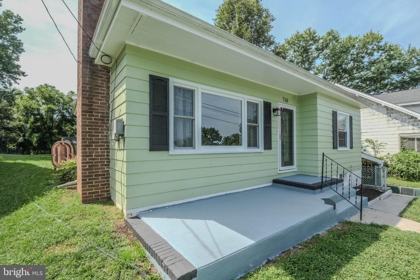 710 River Drive photo 3