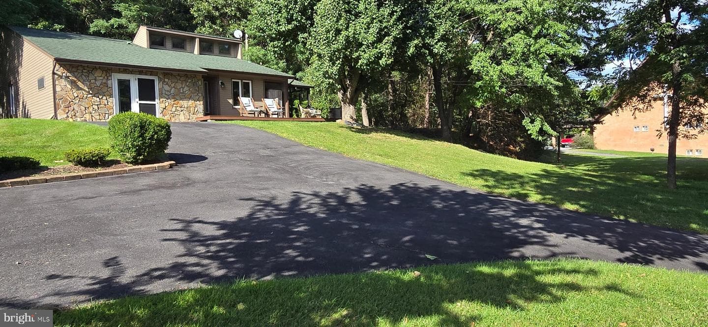152 Richmond Road photo 35