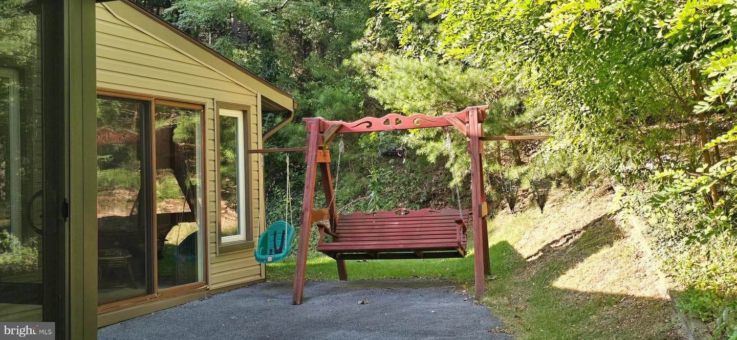152 Richmond Road photo 36