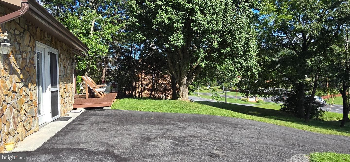 152 Richmond Road photo 37