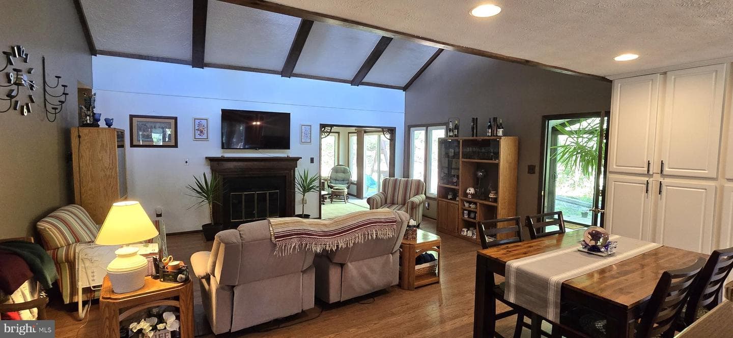 152 Richmond Road photo 9