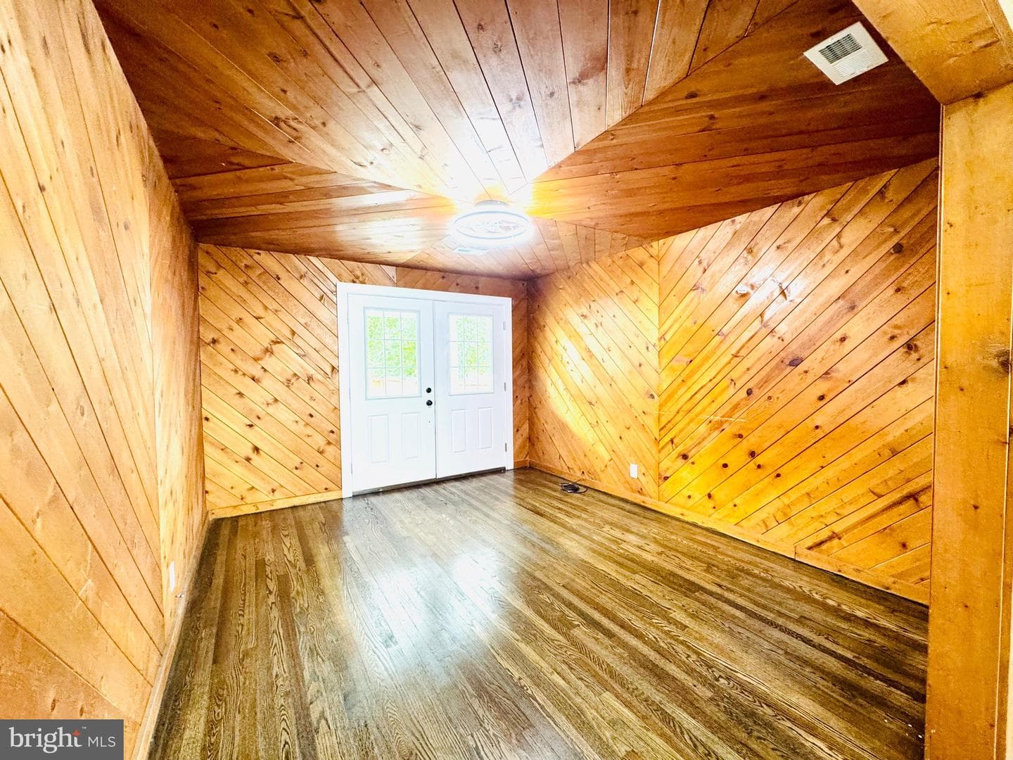 310 Frazer Place photo 14