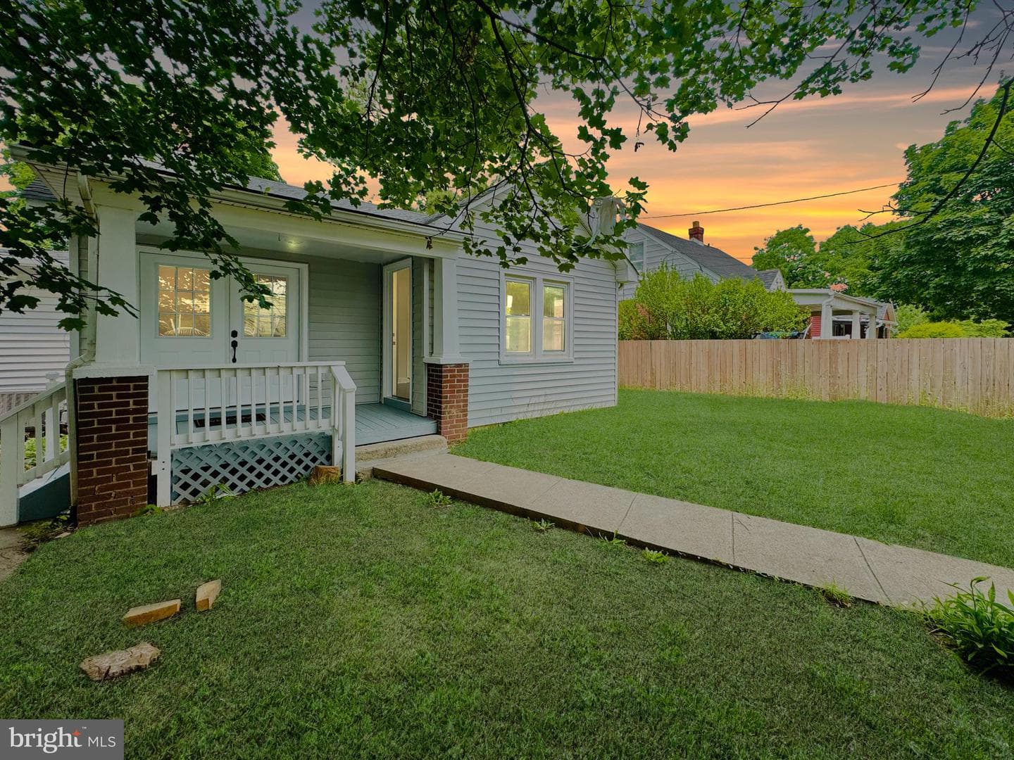 310 Frazer Place photo 2