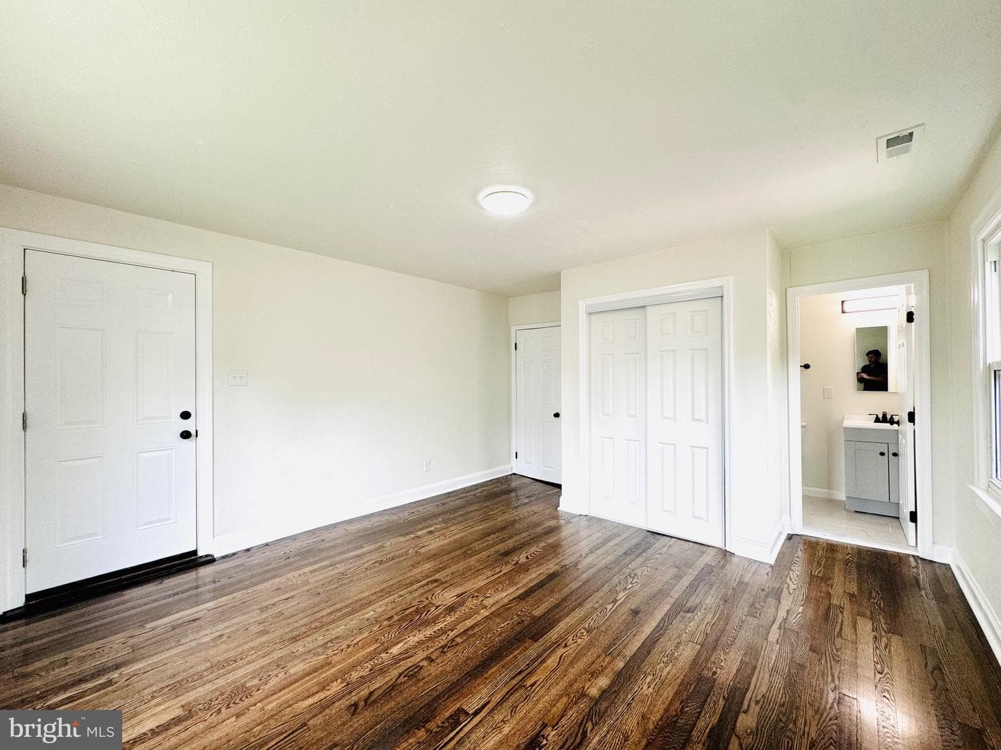 310 Frazer Place photo 7